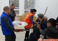 【携手公益】我爱我家留守儿童在新店镇养老院开展中秋慰问活动