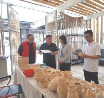 雅安市妇联主席、市妇儿工委办主任任昌蓉到石棉调研群团组织社会服务工作开展情况